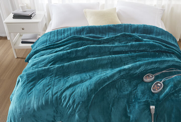 Heated Microlight to Berber Blanket in Teal From Beautyrest