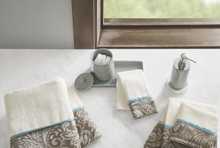 Aubrey 6 Piece Jacquard Towel Set in Blue/Brown From Madison Park