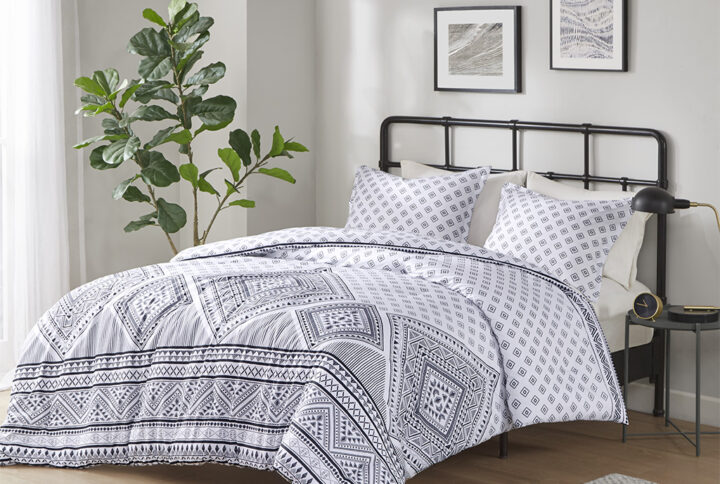 Camila Reversible Duvet Cover Set in Black/White From Intelligent Design