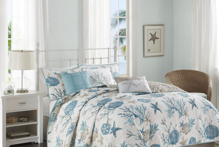 Pebble Beach 6 Piece Cotton Sateen Quilt Set with Throw Pillows in Aqua From Madison Park