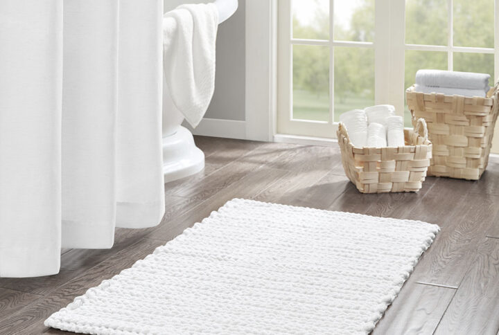 Lasso 100% Cotton Chenille Chain Stitch Rug in White From Madison Park