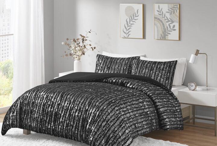 Naomi Metallic Print Faux Fur Comforter Set in Black/Silver From Intelligent Design