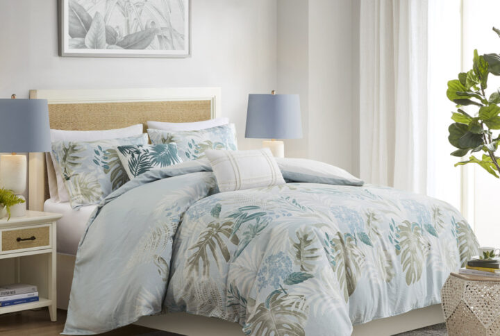 Kiawah Island 5 Piece Cotton Duvet Cover Set with Throw Pillow in Blue From Harbor House