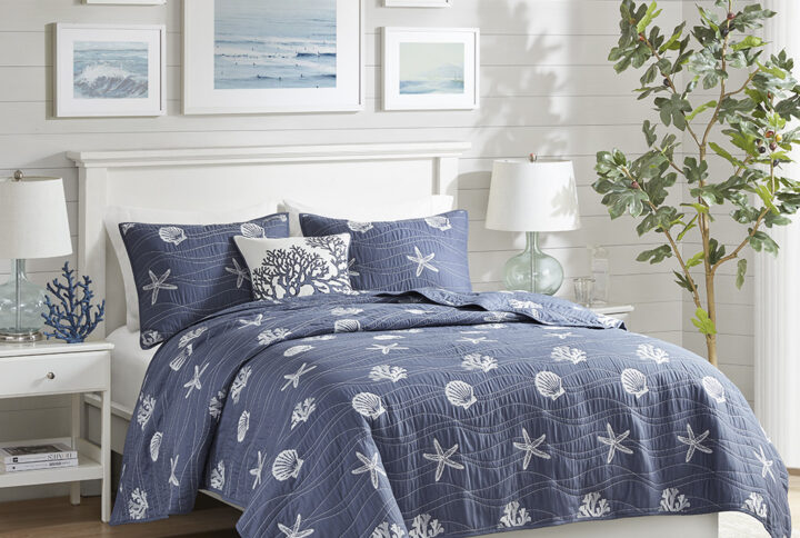 Seaside 4 Piece Cotton Reversible Embroidered Quilt Set with Throw Pillow in Navy From Harbor House