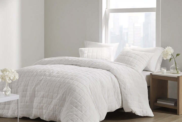 Cocoon 3 Piece Quilt Top Duvet Cover Mini Set in White From N Natori