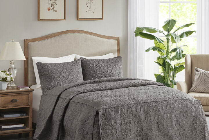 Quebec 3 Piece Split Corner Pleated Quilted Bedspread in Dark Grey From Madison Park