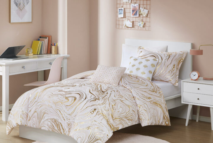 Rebecca Metallic Printed Comforter Set in Blush/Gold From Intelligent Design