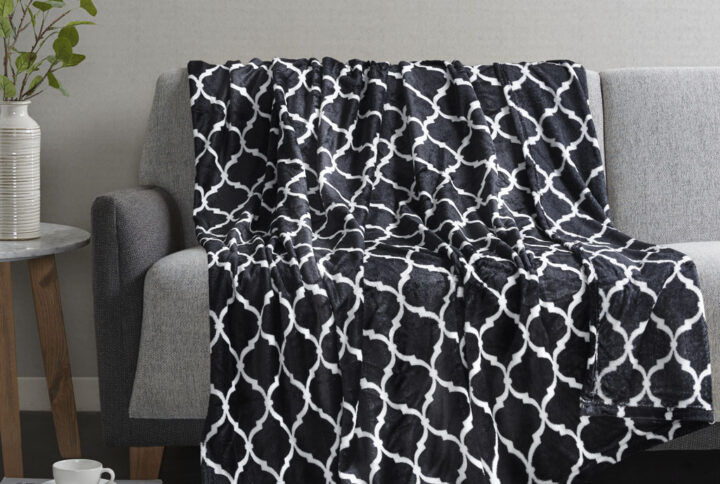 Ogee Oversized Throw in Black From Madison Park