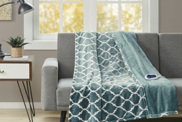 Heated Ogee Throw in Teal From Beautyrest