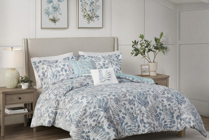 Bonnie 5 Piece Botanical Floral Seersucker Comforter Set in Blue From Madison Park