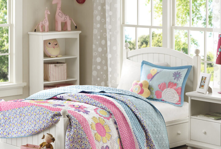 Crazy Daisy Reversible Quilt Set with Throw Pillow in Multi From Mi Zone Kids