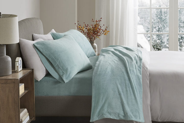 Soloft Plush Micro Plush Sheet Set in Aqua From True North by Sleep Philosophy