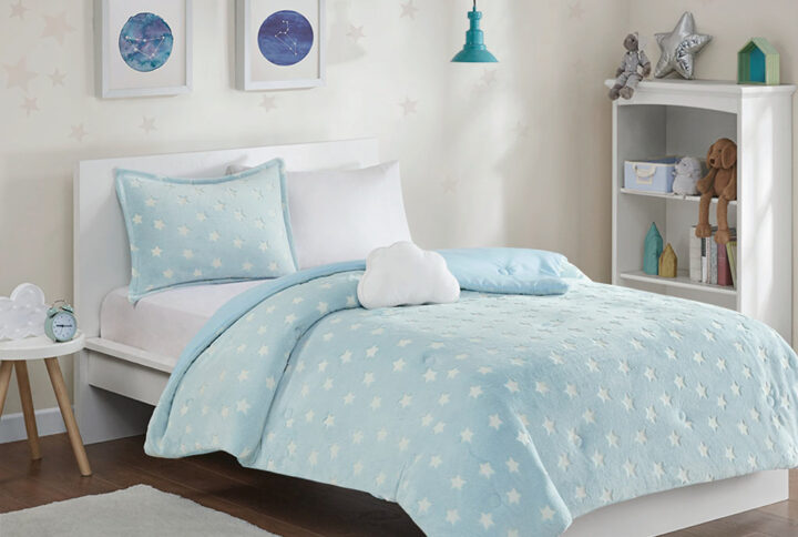 Quinny Glow In The Dark Plush Comforter Set in Aqua From Mi Zone Kids