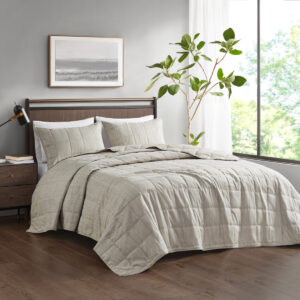 Guthrie 3 Piece Striated Cationic Dyed Oversized Quilt Set in Natural From Beautyrest