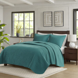 Velvet Touch 3 Piece Luxurious Oversized Quilt Set in Peacock From Hampton Hill