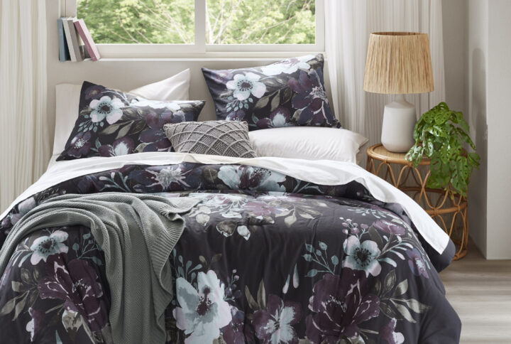 Jolene 3 Piece Cotton Printed Comforter Set in Dark Grey/Plum From Madison Park