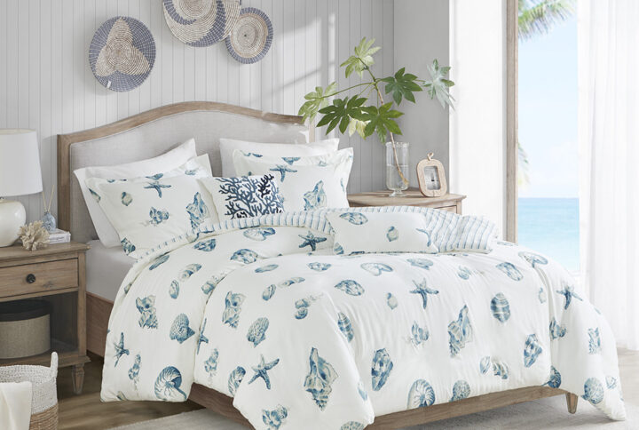 Beach House 3 Piece Duvet Cover Set in Blue From Harbor House