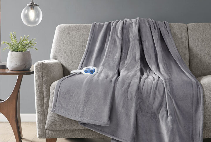 Heated Plush Throw in Grey From Beautyrest