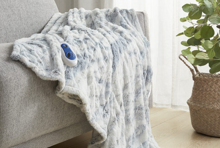 Zuri Oversized Faux Fur Heated Throw in Grey/Blue From Beautyrest