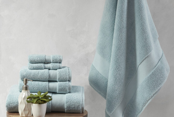 Splendor 1000gsm 100% Cotton 6 Piece Towel Set in Blue From Madison Park Signature