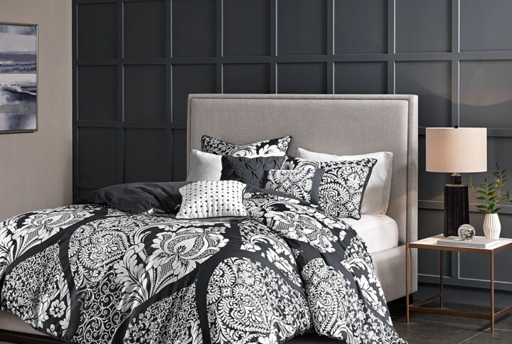 Vienna 6 Piece Printed Duvet Cover Set in Black From Madison Park