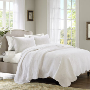 Tuscany 3 Piece Reversible Scalloped Edge Quilt Set in White From Madison Park