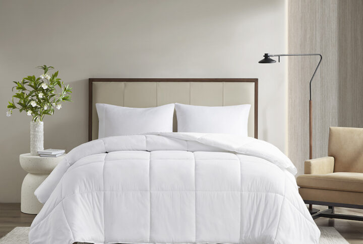 Winfield 300 Thread Count Cotton Shell Luxury Down Alternative Comforter in White From Madison Park