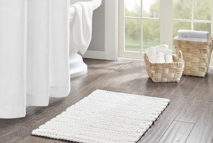 Lasso 100% Cotton Chenille Chain Stitch Rug in White From Madison Park