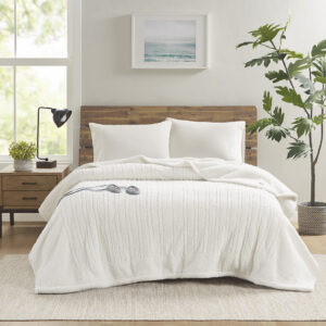 Sherpa Heated Blanket in Ivory From True North by Sleep Philosophy