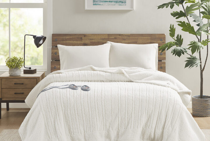 Sherpa Heated Blanket in Ivory From True North by Sleep Philosophy