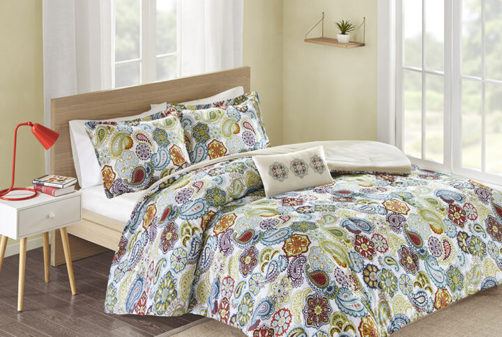 Tamil Comforter Set in Multi From Mi Zone