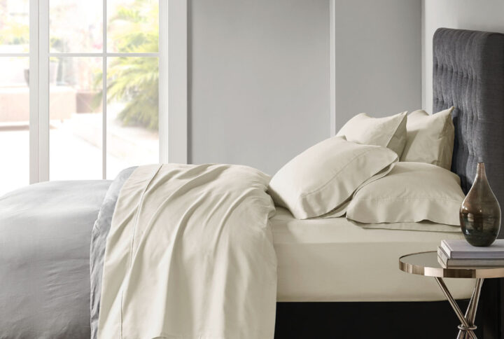 800 Thread Count Cotton Blend Sateen Sheet Set in Ivory From Madison Park