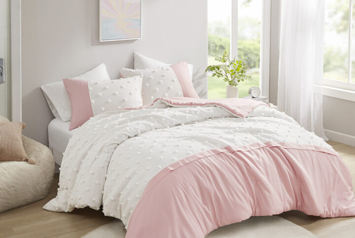 Shay Colorblock Clip Jacquard Duvet Cover Set in Pink From Intelligent Design