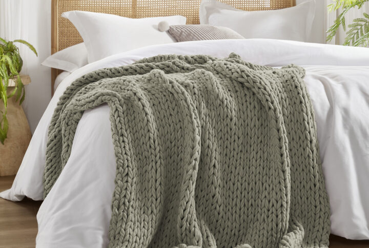 Chunky Double Knit Hand Made Chunky Double Knit Throw Blanket in Grey From Madison Park