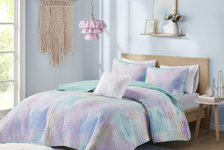 Cassiopeia Watercolor Tie Dye Printed Quilt Set with Throw Pillow in Aqua From Intelligent Design